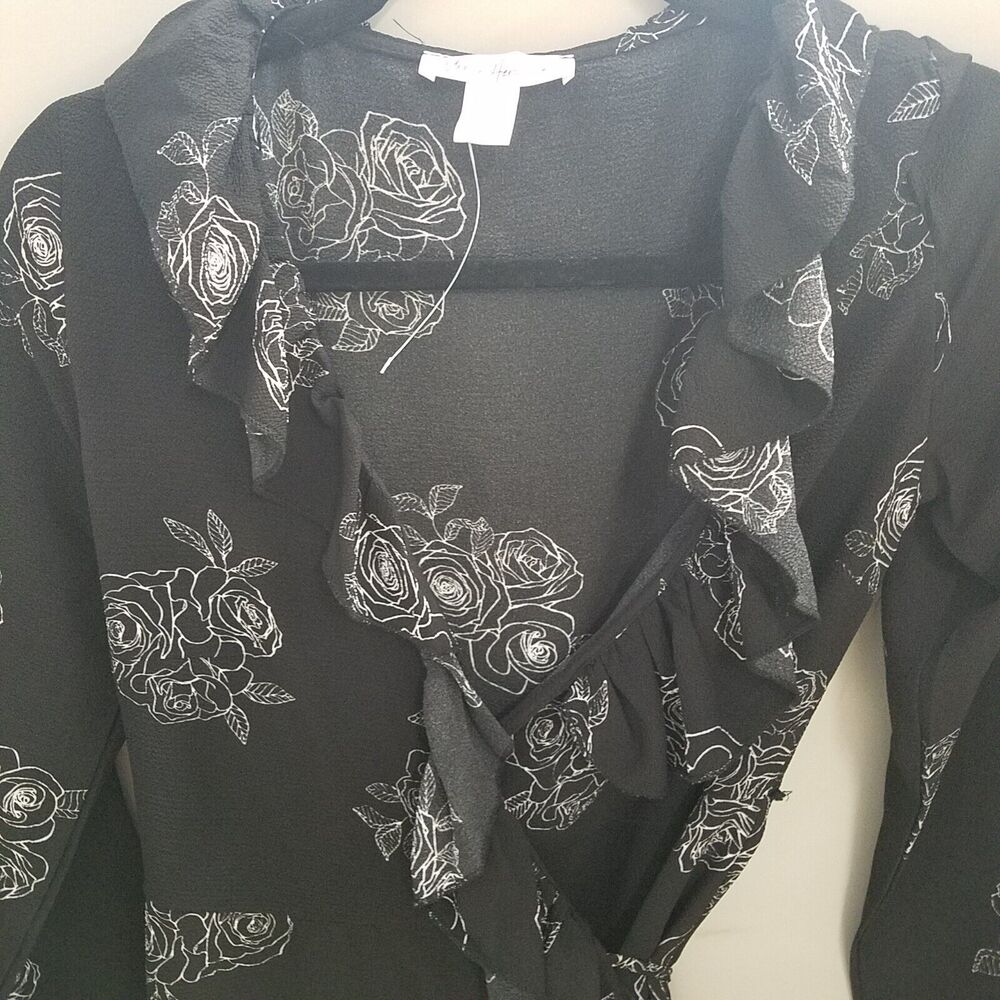 Urban Heritage Womens Sz M Black White Floral Long Sleeve Wrap Dress - Picture 8 of 10